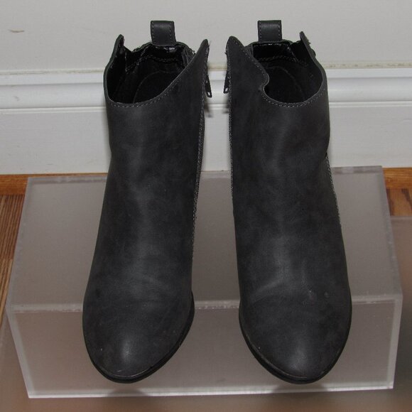 EXPRESS Gray Ankle Booties Size 7 - Picture 2 of 5